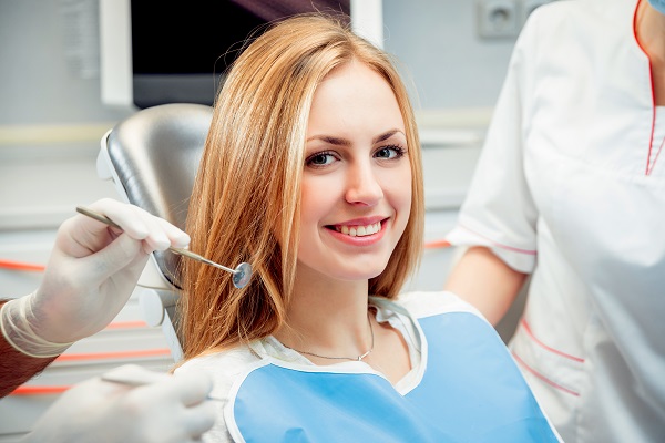 Missing Teeth Replacement Options From A Cosmetic Dentist